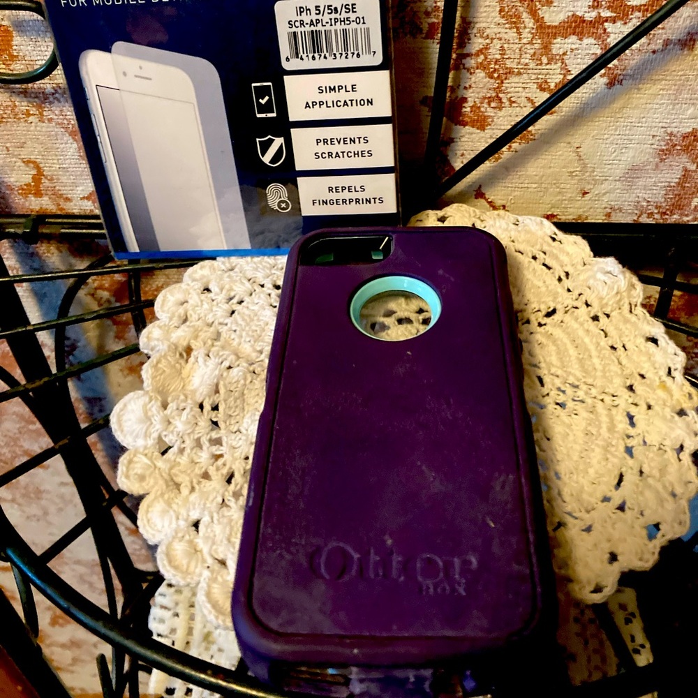 OtterBox phone protector for iPhone 8, purple, screen saver included